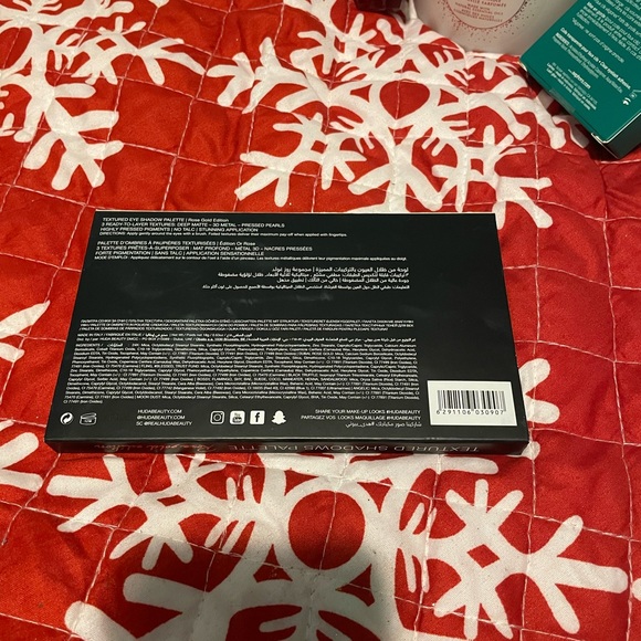 Brand new Huda Beauty rose gold edition textured palette!! Never used!! - Picture 2 of 3